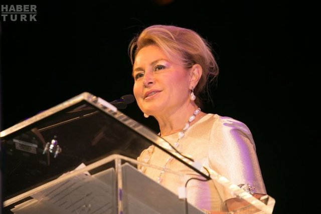 40. Demet Sabancı ÇetindoğanŞirketi: Sabancı HoldingServeti: 800 milyon dolar