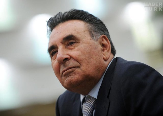 33. Aydın DoğanŞirketi: Doğan HoldingServeti: 900 milyon dolar