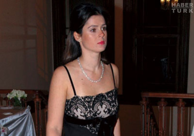 40. Serra SabancıŞirketi: Sabancı HoldingServeti: 800 milyon dolar