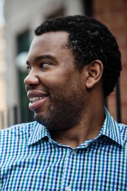 Ta-Nehisi CoatesEski TİME yazarı olan Ta-Nehisi Coates internetin lider entelektüellerinden birisi. Irklar ayrımı, politika ve kültürler hakkında sosyal medyada paylaşımlar yapıyor. Bir internet gazetesinde çıkan yazısı o gün tıklanma rekorları kırmış ve birçok tartışmaya yol açmıştı.