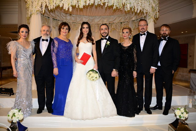 GÖZDE CAN, CELALETTİN SARAR, NİLGÜN SEZGİN, PELİN - EMRE, JALE SARAR, MUAMMER SEZGİN, SENCER CAN