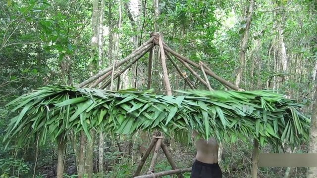 Sığınağın çatısı için kullanıyor...