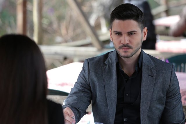 Yiğit, Nur'la arasına set çekiyor!