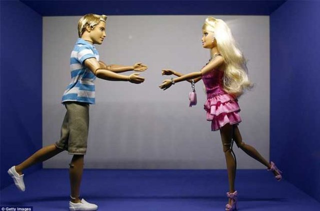 Barbie, moda dünyasını en çok etkileyen oyuncak olarak görülüyor.