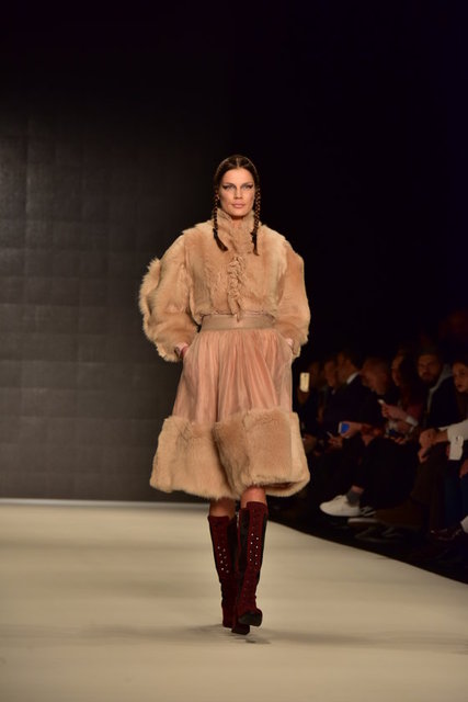 BORA AKSU DEFİLESİ