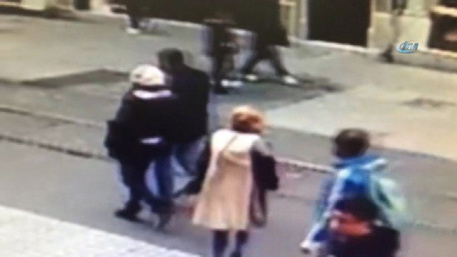 İşte canlı bombanın düzenlediği saldırının saniye saniye kareleri... 