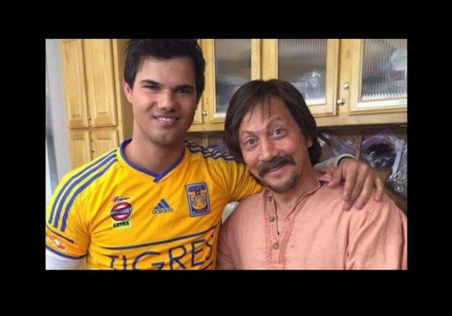 Taylor Lautner / Tigres  -  