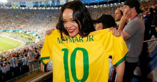 Rihanna / Brezilya -  