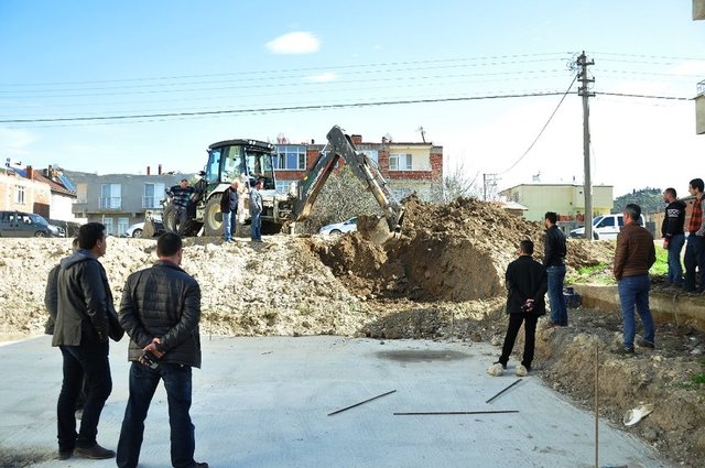 Lahitin kaçak kazı yapan kişi veya kişilerce çıkartıldığı ancak ihbar nedeniyle götürülemediği öğrenildi.