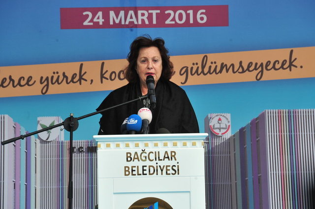 MONİK İPEKEL
