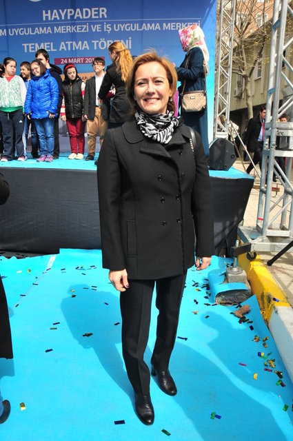 REVNA DEMİRÖREN