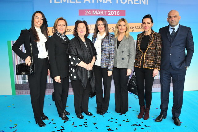 ÖZLEM SEZER, REVNA DEMİRÖREN, MONİK İPEKEL, FATOŞ SARIGÜL, AYŞEGÜL TOPLUSOY, SİTARE AKDİLEK, UFUK BİLGEN