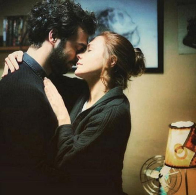 Burçin Terzioğlu ve İlker Kaleli aşkını da takipçileri Instagram sayesinde öğrendi.