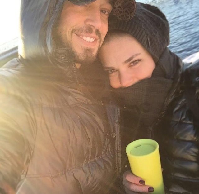 Murat Boz ve Aslı Enver'in aşkı da Instagram'da ortaya çıktı.