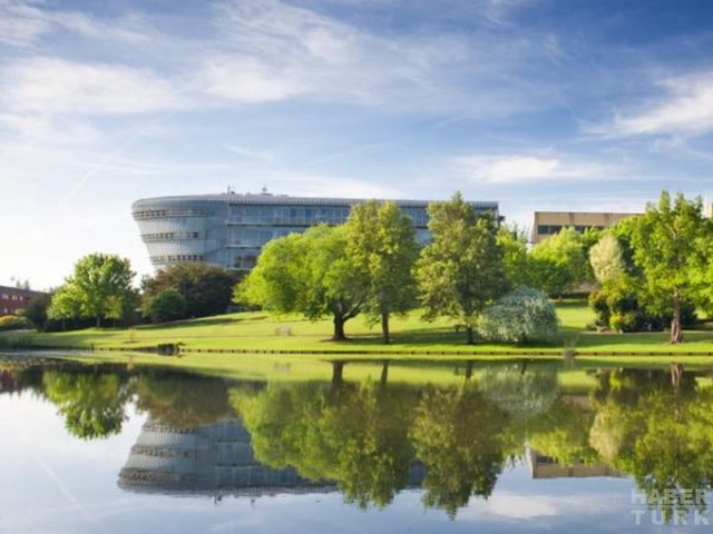 43. University of Surrey, İngiltere 1966