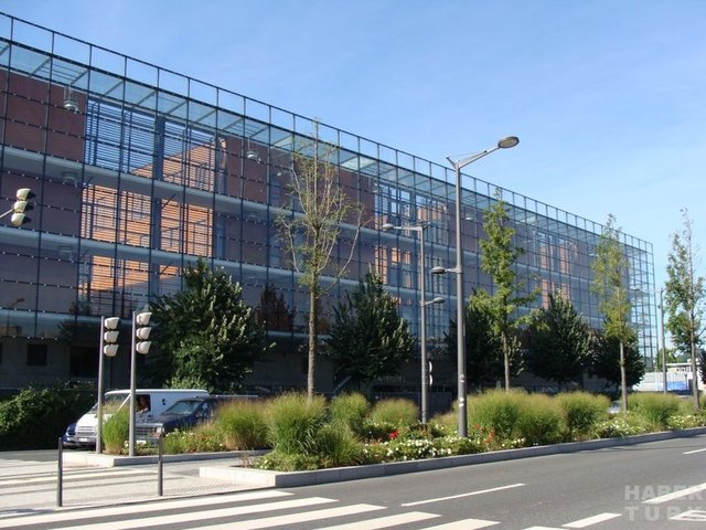 90. Claude Bernard University Lyon 1, Fransa 1971