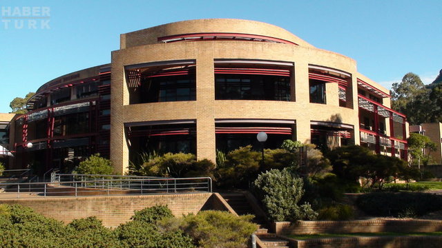 37. University of Wollongong, Avustralya 1975