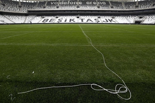 Dijital ekran çözümleri ile geniş kapsamlı mobil ve internet ağıyla donatılan statta, interaktif ekranlar da yer alacak. Futbol maçlarının dışında stat, aynı zamanda eğlence merkezi olacak.
