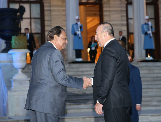 Bu zirveyle birlikte, akan kanı ve gözyaşını bir nebze de olsa azaltabilme niyetindeyiz" dedi.