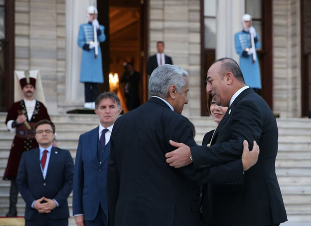 Karşılamanın ardından kongre merkezine geçen konuklar, Emirgan-2 Salonu'nda aile fotoğrafı çektirdi.