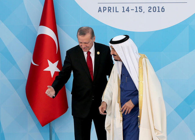 Çok ciddi meselelerle mücadele ediyor, zor ve sancılı bir dönemden geçiyoruz. Ancak hiçbir zaman ümidimizi kaybedemeyiz. Biz Müslümanların anlayışında, yeisin, karamsarlığın asla yeri olamaz.