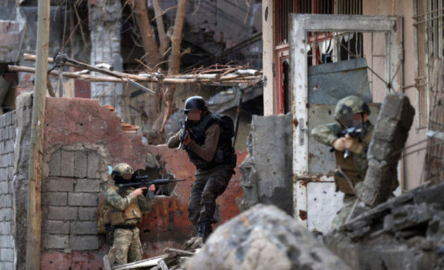 *Teröristler Silopi, Cizre, Sur'daki yöntemlerin üstüne Nusaybin'de yenilerini koyuyor.
