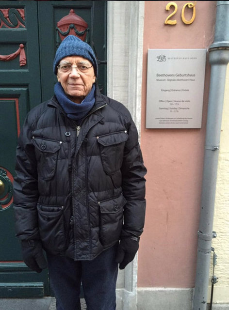 EBRU GÜNDEŞ - Müziğin büyük duayeni mekanın cennet olsun, tüm ailesine ve sevenlerine sabırlar dilerim...