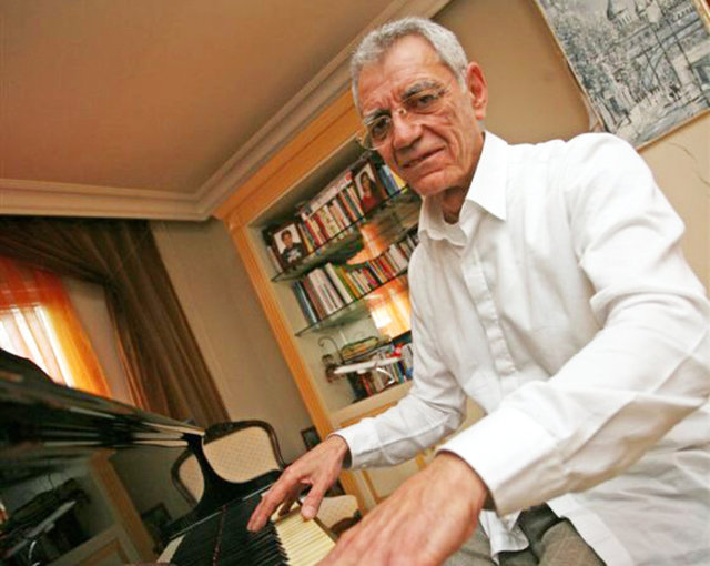 ZEYNEP MANSUR - En güzel notalar kayboldu...Allah rahmet eylesin mekanı cennet olsun...