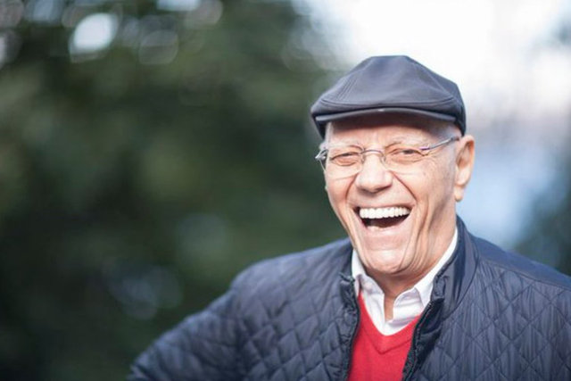 İREM DERİCİ - Cidden çok çok üzüldüm. Bir devir daha bitti dediklerinden... Huzurla uyusun büyük usta Attila Özdemiroğlu...