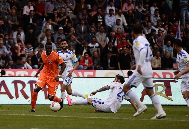 Son olarak 2003-2004 sezonunda Süper Lig'de mücadele eden turuncu-beyazlılar, Gaziantep Büyükşehir Belediyespor'u Renan (2) ve Uche Kalu'nun golleriyle 3-2 yenerek puanını 65'e çıkardı.