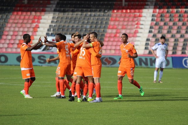 Adanaspor, kalan 3 haftada, Multigroup Alanyaspor, Kardemir Karabükspor ve Vartaş Elazığspor ile karşılaşacak.