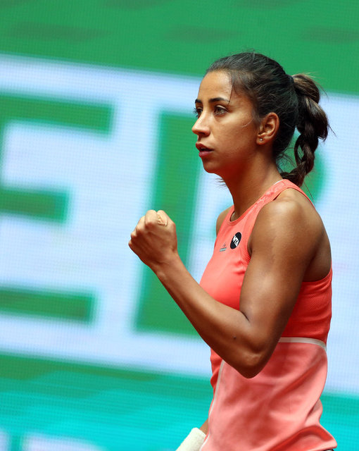 Milli raket, rakibinin servis oyununu kıramasa da kendi servisini aldı ve seti 6-3, 2 saat 23 dakika süren maçı da 2-1 kazanarak şampiyonluğa ulaştı.