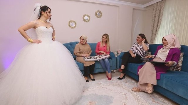 Hayalinizdeki gelinlik hangisi? 