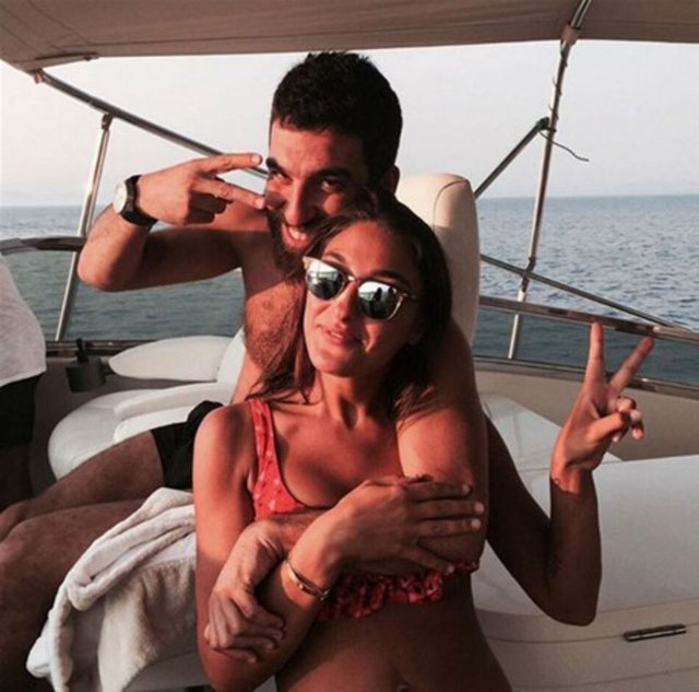 Barcelona'da oynayan Arda Turan'ın sevgilisi Aslıhan Doğan'ın kardeşi Dilahan Doğan'a ihanet şoku...