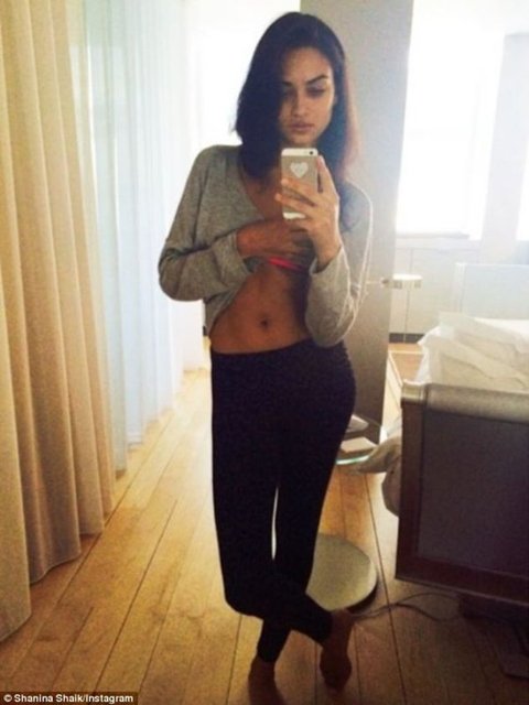 Shaik, "Babam, meslek tercihime hep anlayışlı ve açık yaklaştı. Ayrıca şu an dönüştüğüm kadın için bana minnettar" ifadesinde bulundu.