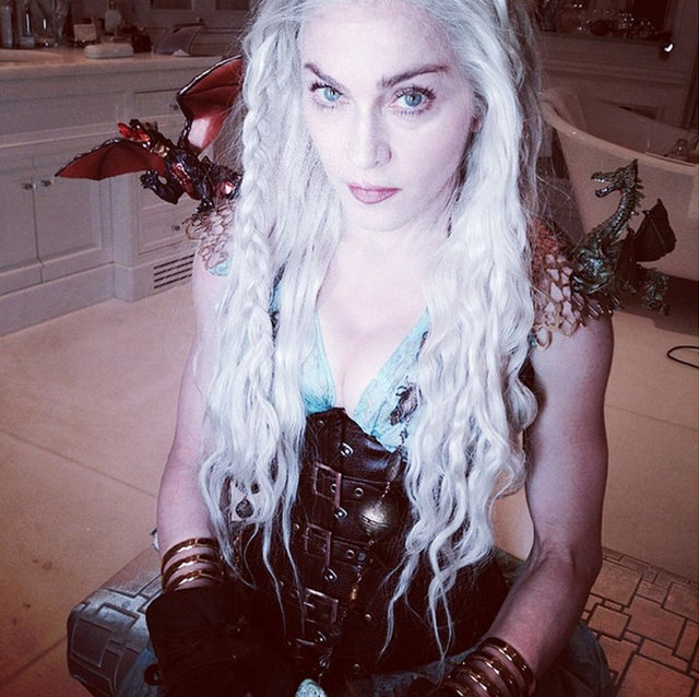 Madonna, bu kıyafetle çekildiği bir fotoğrafı Instagram'a yüklemiş ve 75 bine yakın beğeni almıştı.