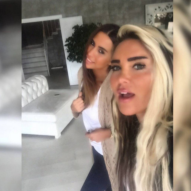 SEREN SERENGİL - Canımın içi gelmiş selfiesi