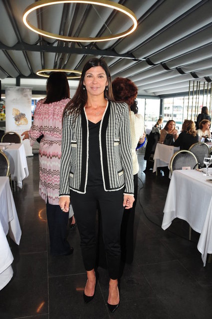 ZEYNEP ÜSTÜNEL
