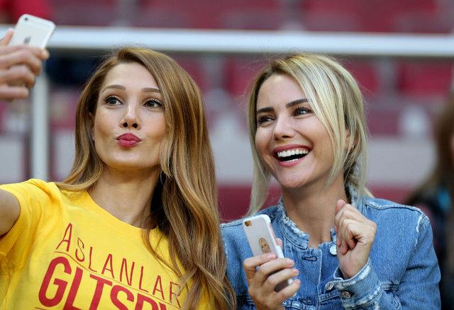 Galatasaraylı Hakan Balta'nın eşi Derya Balta ve sunucu Ece Erken