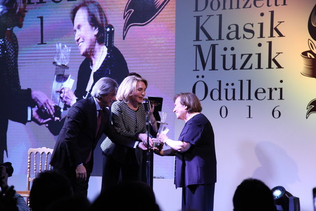 AHMET MİSBAH DEMİRCAN, ÇİĞDEM SİMAVİ, AYŞEGÜL SARICA