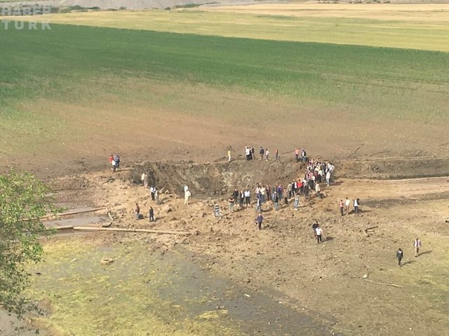 Yaşanan gerginlik sırasında havaya ateş açıldı. 