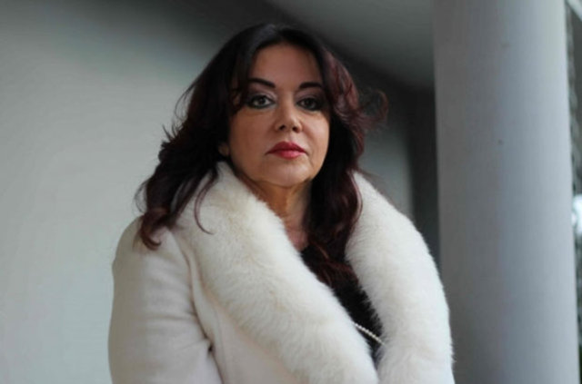 ACI TESADÜF   - Oya Aydoğan'ın 'Söylemezsem Olmaz' programındaki arkadaşı Lerzan Mutlu, usta sanatçının annesinin de yıllar önce benzer bir rahatsızlık geçirdiğini anlattı. Mutlu, "Oya Abla bunu hep anlatırdı. -   -  