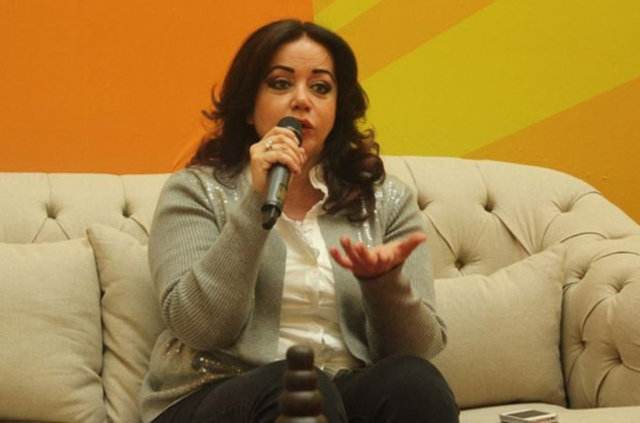 Yemek yerken sapasağlam kadın bir anda yere yığıldı. Ondan sonra da toparalayamadı derdi.