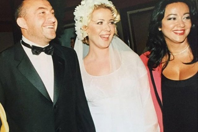 SİNAN ENGİN30 senelik arkadaşım, herkesin çok sevdiği Oya Aydoğan'ımızı kaybettik. Mekanın cennet olsun başımız sağolsun.