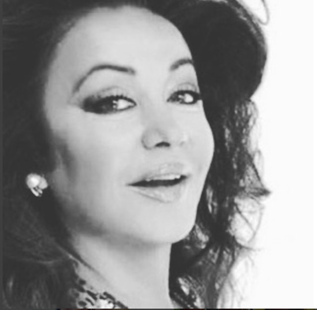 ESRA EROLOya Abla sen başkaydın ve ben hala inanabilmiş değilim gidişine...