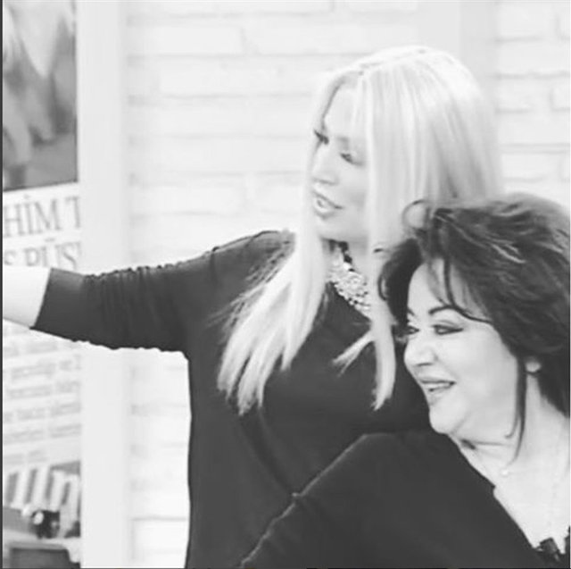 LERZAN MUTLUBİZ HEP BÖYLEYDİK BÖYLE DE AYRILDIK,,, RAHAT VE MELEKLERLE UYU OYA AYDOĞAN MEKKANIN CENNET OLSUN