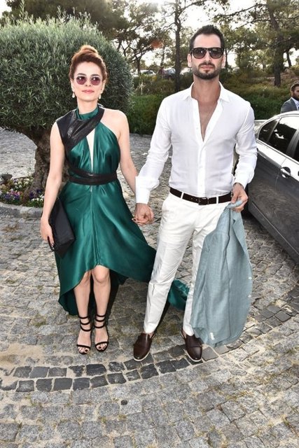 YILLAR SONRA İLK KEZ - Geceye katılanlar arasında bulunan Engin Altan Düzyatan ve Özge Özpirinçci'nin gece boyunca yan yana gelmemeye çalışması dikkat çekti. -  