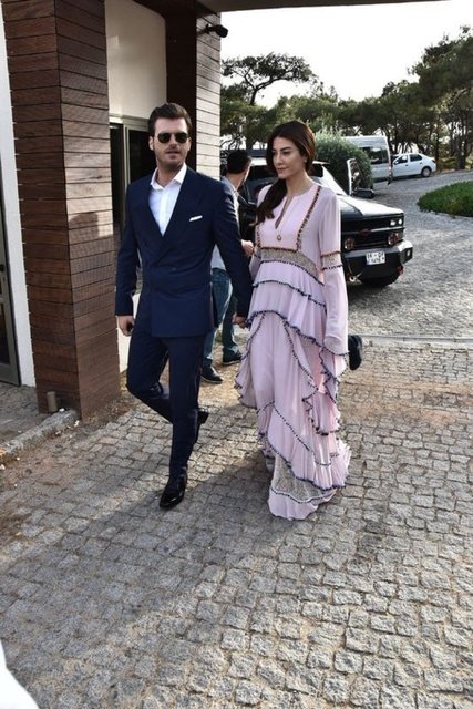 TAVSİYEDE BULUNDU - Geçtiğimiz günlerde dünya evine giren Kıvanç Tatlıtuğ, "Kısa süre önce bu keyfi biz de yaşadık. Heyecanlı oldukları çok belli ama ben onlara akşama her şey geçer diyerek tavsiyede bulundum" dedi.