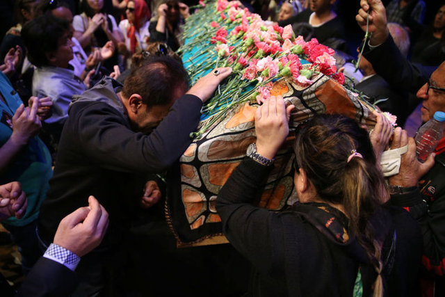 Görüştükten sonra bu rahatsızlığı yaşadı ve hayatını kaybetti. Son vasiyeti'de Beşiktaş'ta defnedilmekti, Allah'tan rahmet diliyorum" diye konuştu.