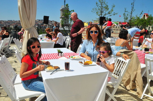 MELİSA, LARA, MAHBUBE GÜRKAN